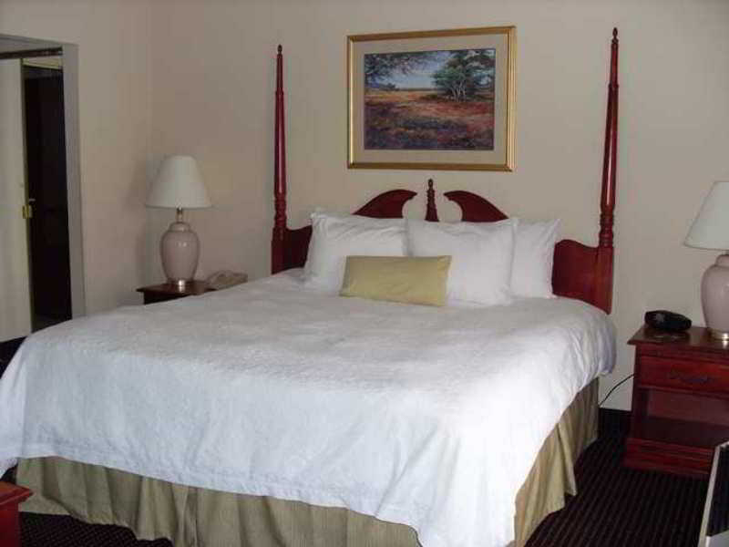 Hampton By Hilton Oklahoma I-40 East- Tinker Afb 3* Midwest City